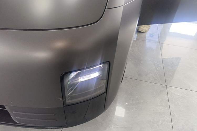 Ojetý Li Auto MEGA 2024 Ultra Model