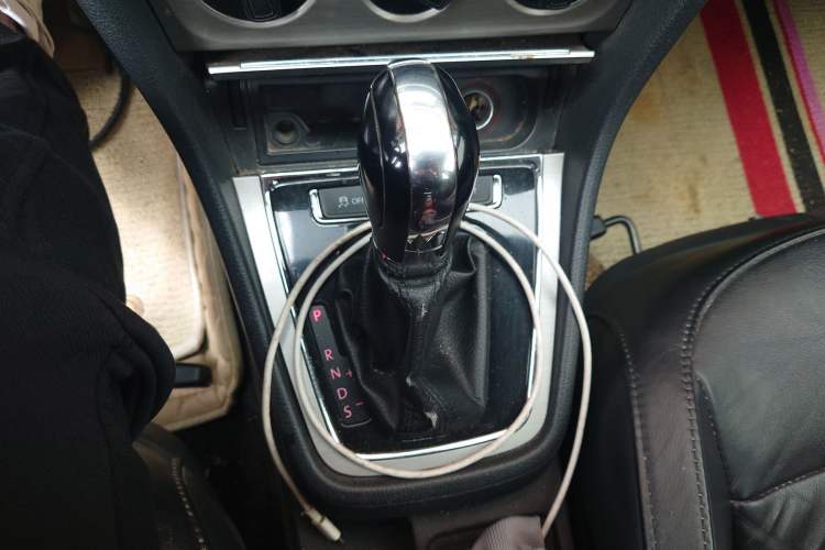 Used Volkswagen Lavida 2013 Restyled Classic 1.6L Automatic Comfort Edition Gear Lever