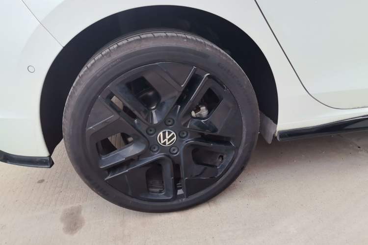 Used Volkswagen Golf 2025 300TSI R-Line
