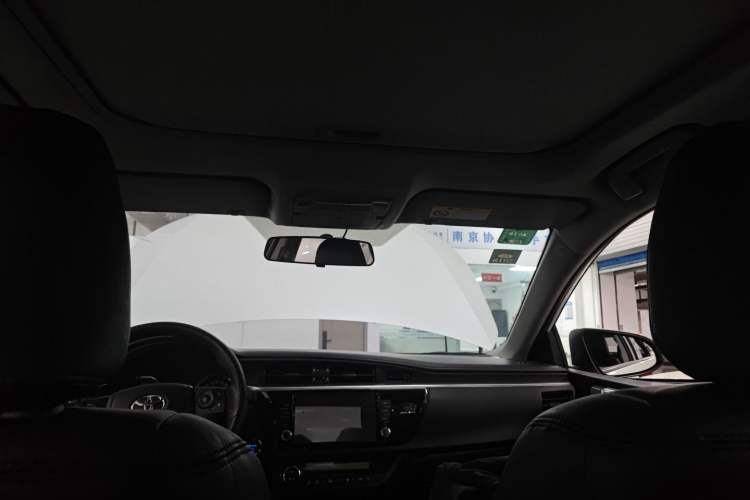 Used Toyota Levin 2016 Dual-Engine 1.8H GS E-CVT Elite Model with Sunroof Headliner