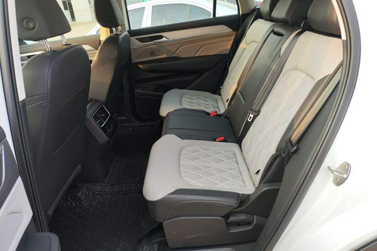 Used Volkswagen Tavendor 2024 380TSI All-Wheel Drive R-Line Cruise Edition