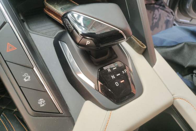 Used Lynk & Co 06 EM-P 2020 PHEV Plus Gear Lever