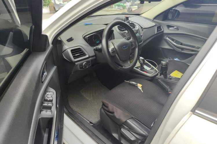 Used Ford Escort 2015 1.5L Automatic Fashion Model