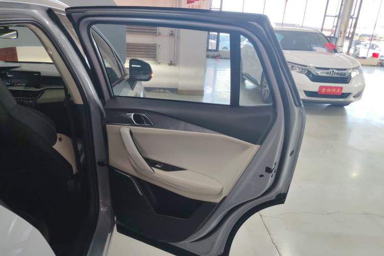 Used Lynk & Co 06 EM-P 2022 PHEV 84 km Range Pro Version
