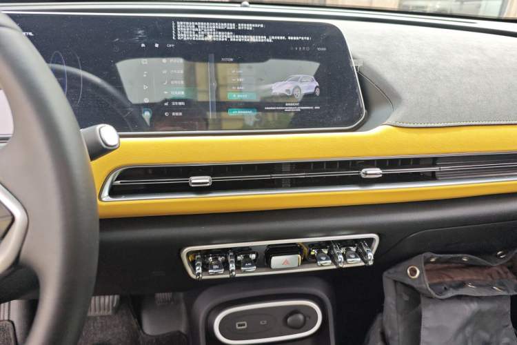 Used ORA Good Cat GT 2024 Mulan Edition 401 km Range Luxury Version 126 kW Audio And AC Panel