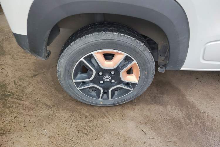 Used Dongfeng NAMMI BOX 2022 Chasing Wind Edition 331 km Standard Model Right Rear Wheel Hub