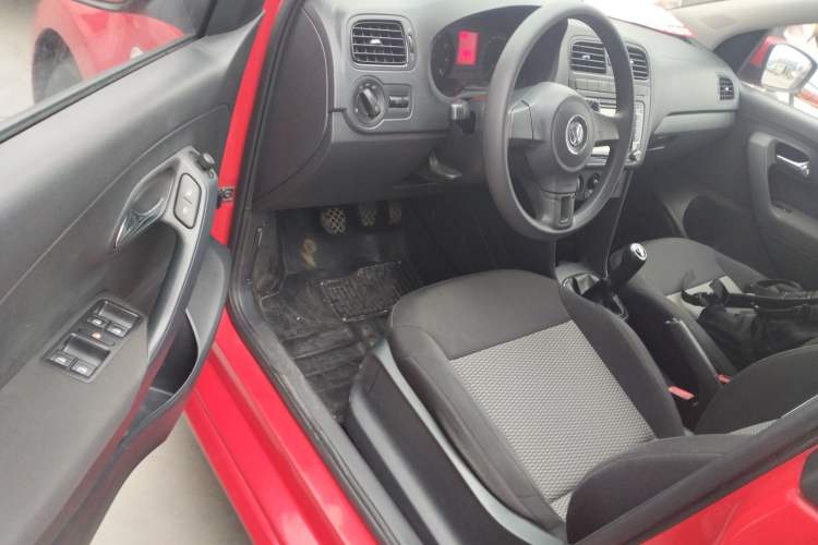 Used Volkswagen Polo 2013 1.4L Manual Fashion Edition
