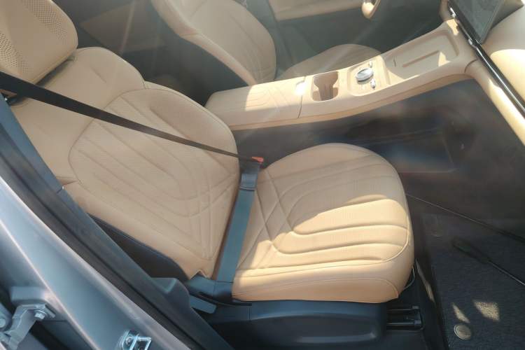 Used Geely Galaxy Galaxy Xingjian 7 EM-i 2025 120km Launch+ Version
