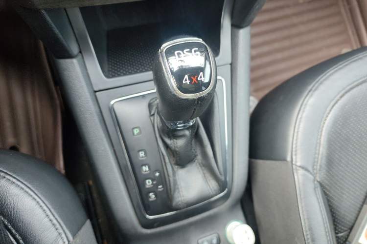 Used Skoda Yeti 2014 1.8TSI DSG All-Wheel Drive Edition Gear Lever