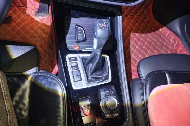 Used BMW 1 Series 2017 118i Sport Edition Gear Lever