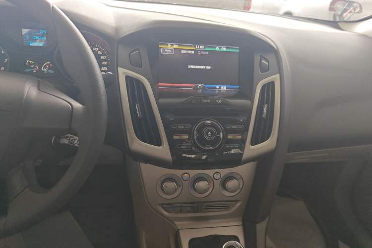 Used Ford Focus 2012 Sedan 1.6L Manual Comfort Model
