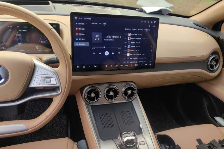 Used Denza N8 2023 Four-Wheel Drive Ultra-Hybrid Flagship Seven-Seater Version
