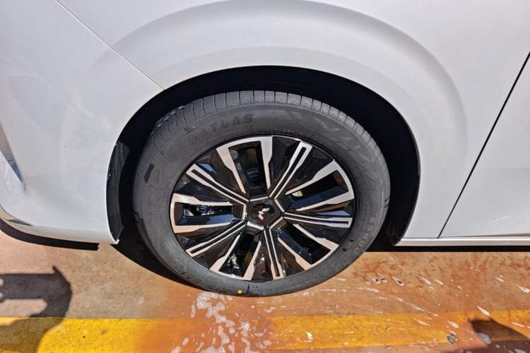 Used Wuling Starlight 730 2025 Model Pure Electric 500km Luxury Edition