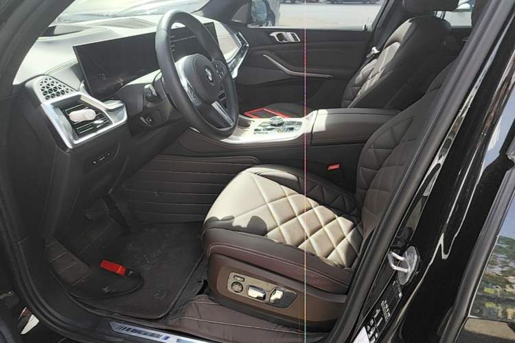 Used BMW X5 2023 xDrive 40Li M Sport Package