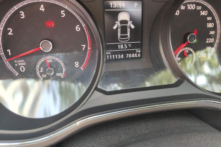 Used Volkswagen Passat 2017 330TSI DSG Luxury Edition Odometer Close Up