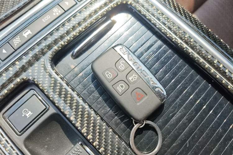 Used Jaguar XFL 2019 XFL 2.0T 250 PS Two-Wheel-Drive Luxury Edition