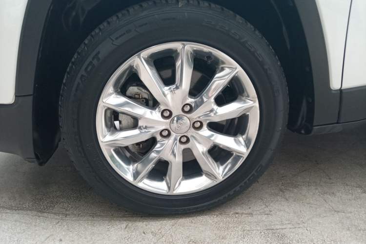Used Jeep Cherokee 2015 2.4L Elite Edition

