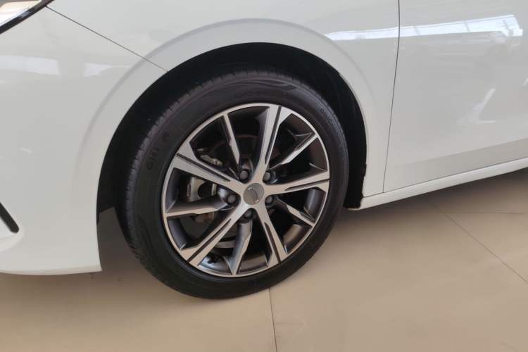 Used Geely Auto Emgrand 2022 4th Generation 1.5L CVT Luxury Model Left Front Wheel Hub