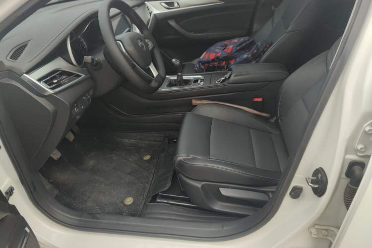 Used Changan Eado 2019 High-Energy Edition 1.6L GDI Manual Pioneer Model China VI Standard