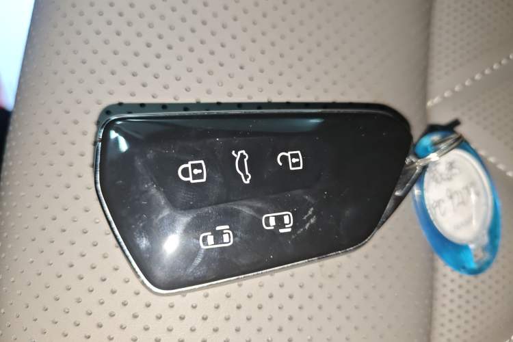 Used Volkswagen Viloran 2024 380TSI Premium Edition