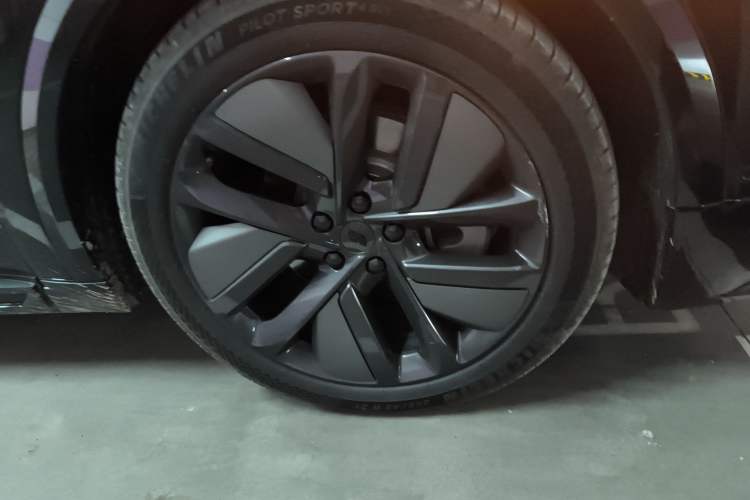 Used Li Auto L9 2025 Ultra Smart Refreshed Edition