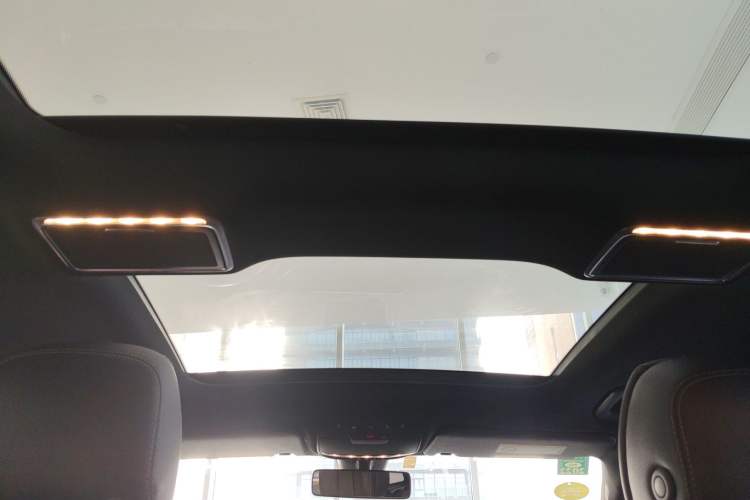 Used Mercedes-Benz GLC 2020 Facelift GLC 260 L 4MATIC Luxury Edition
