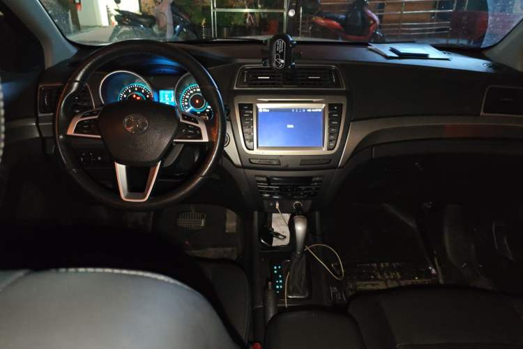 Used BAIC Senova X65 2015 2.0T Automatic Elite Model
