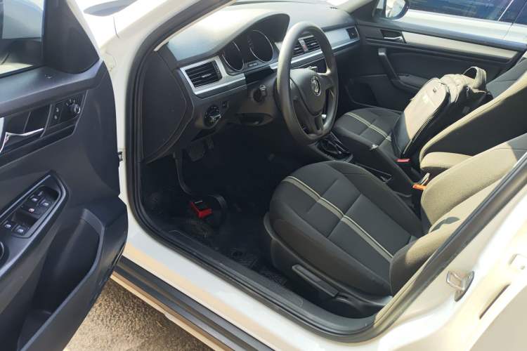 Used Volkswagen C-TREK 2020 1.5L Automatic Fashion Edition Interior 3