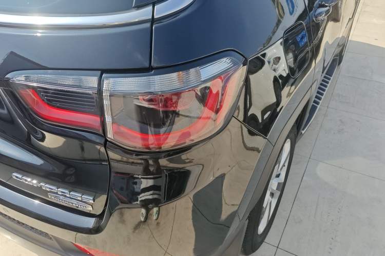 Used Jeep Compass 2017 200T Automatic Family Edition
