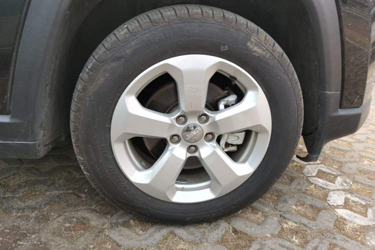 Used Jeep Compass 2020 220T Automatic Leading Edition
