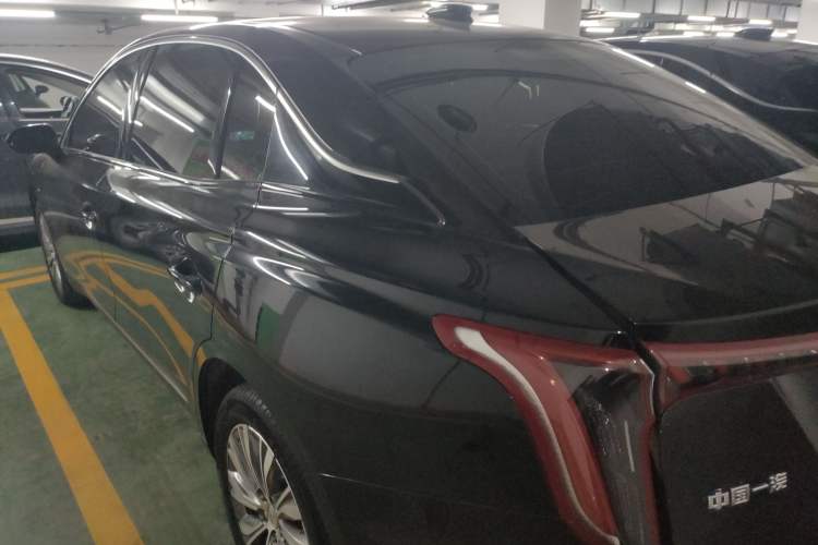 Used Hongqi E-QM5 2022 431 km Charge & Enjoy Edition
