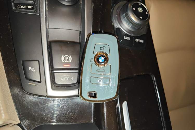 Used BMW 5 Series 2013 525Li Leading Model