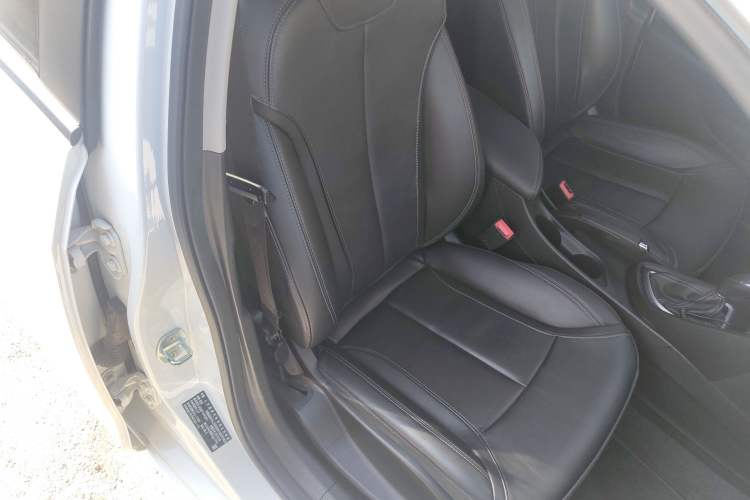 Used Buick Excelle GX 2019 18T Automatic Connected Elite Model China VI Standard Right Front Seat