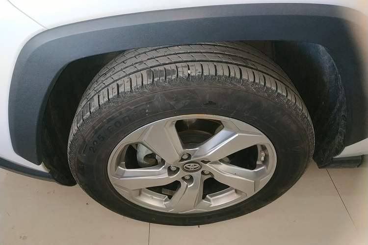 Used Toyota RAV4 2022 2.0L CVT Two-Wheel Drive Fashion Plus Edition
