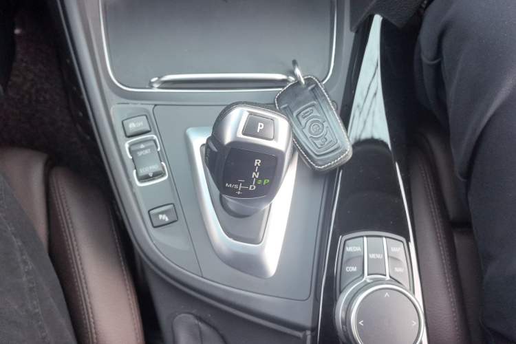 Used BMW 3 Series 2019 320Li Fashion Model Gear Lever