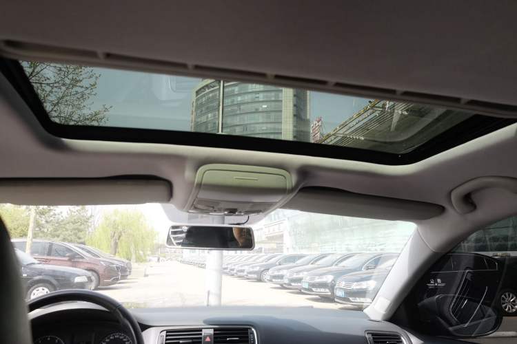 Used Volkswagen Sagitar 2012 1.6L Manual Comfort Model