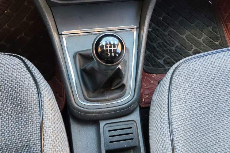 Used Volkswagen Bora 2016 1.6L Manual Fashion Edition
