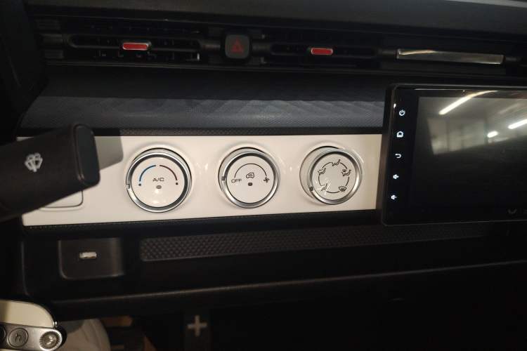 Used Wuling Hongguang MINIEV 2022 GAMEBOY 300km Enthusiast Model with Lithium Iron Phosphate Audio And AC Panel