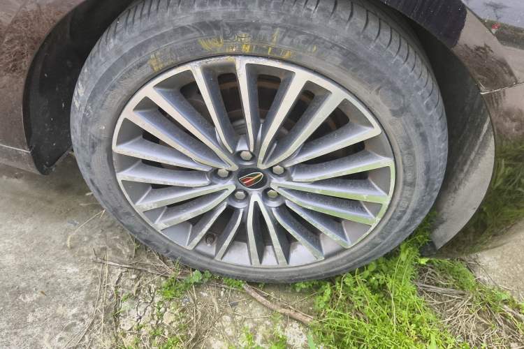 Used Hongqi H9 2020 2.0T Smart Connect Flagship Edition Right Front Wheel Hub