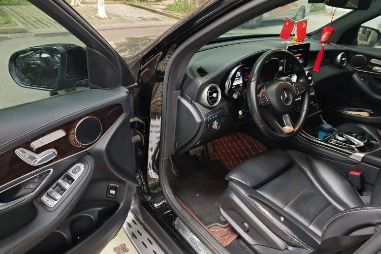 Used Mercedes-Benz GLC 2017 GLC 260 4MATIC Luxury Model Driver Seat