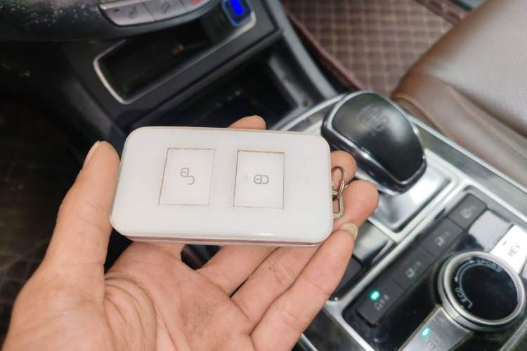 Used BYD Tang New Energy 2015 2.0T Four-Wheel-Drive Flagship Model