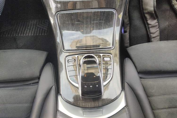 Used Mercedes-Benz C-Class 2018 C 200 Sport Edition Gear Lever