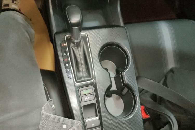 Used Honda Civic 2022 240TURBO CVT Dynamic Edition Gear Lever