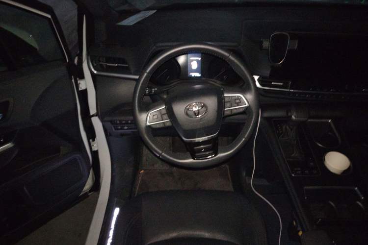 Used Toyota SIENNA 2024 2.5L Hybrid Four-Wheel Drive Prestige Edition Steering Wheel