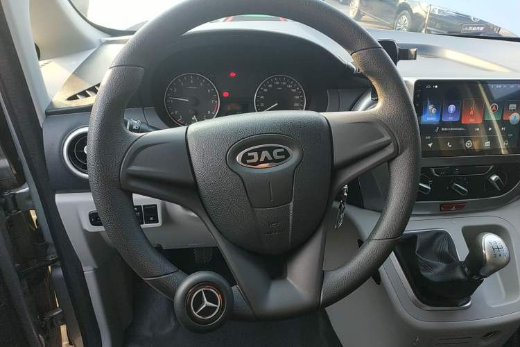 Used JAC Refine M3 2023 1.8L 7/8-Seater Comfort Edition