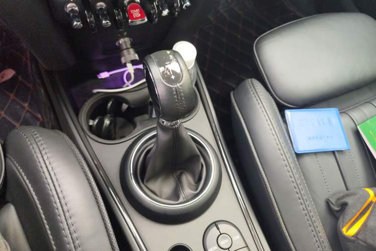 Used MINI Countryman 2018 2.0T COOPER S ALL4 Artist Gear Lever