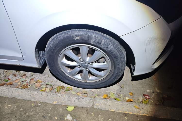 Used Hyundai Verna (older generation) 2017 1.4L Manual Huancai Edition China V Standard Right Front Wheel Hub