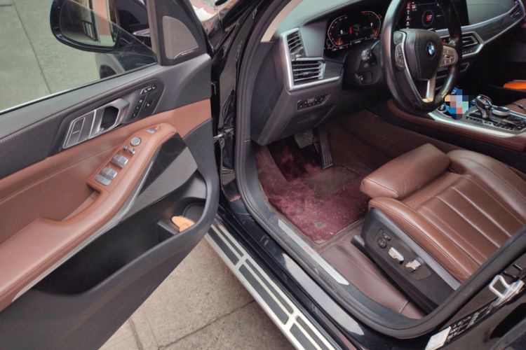 Used BMW X7 2020 xDrive40i Luxury Package with Leading Features