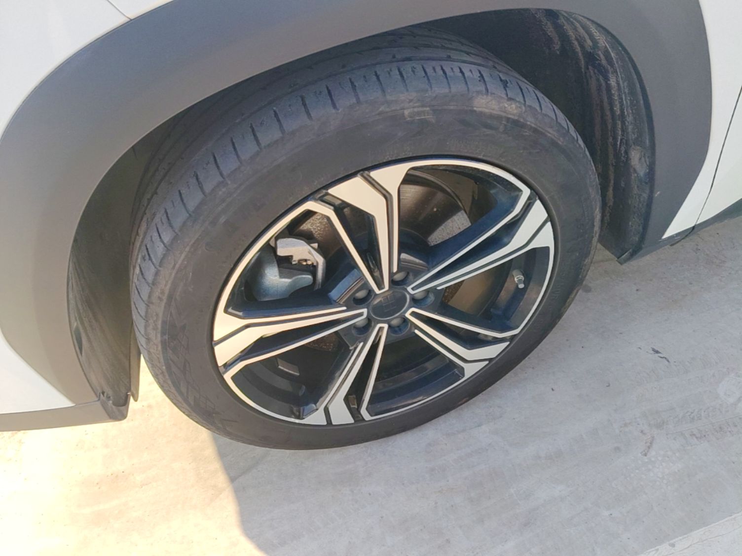Geely Galaxy L7 2025 EM-i 115km Exploration+ Edition — снимка 10