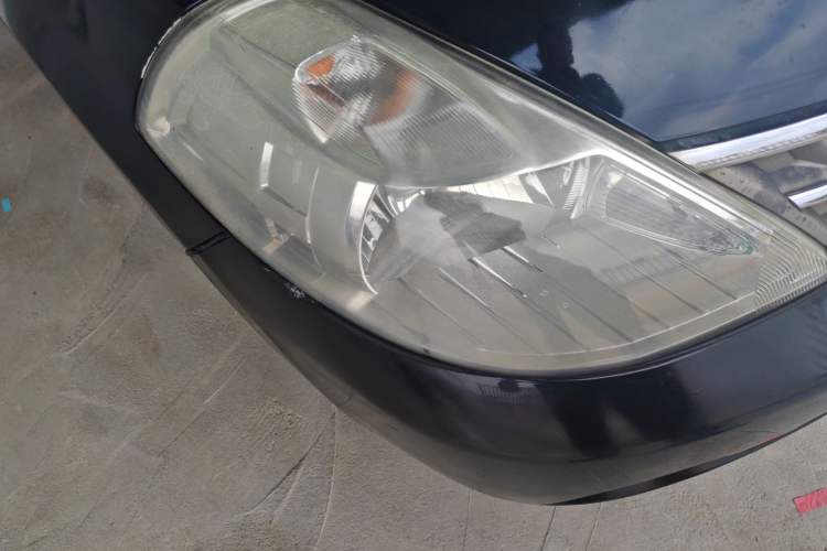 Used Nissan Tiida Sedan 2008 1.6L Manual Fashion Edition Right Front Headlight